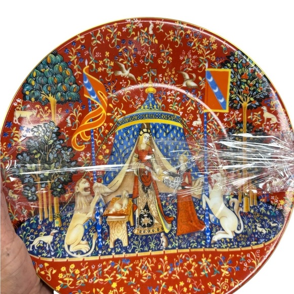 Plate The Lady & the Unicorn La Dame a La Licorne Limoges Collector Plate - Picture 4 of 9